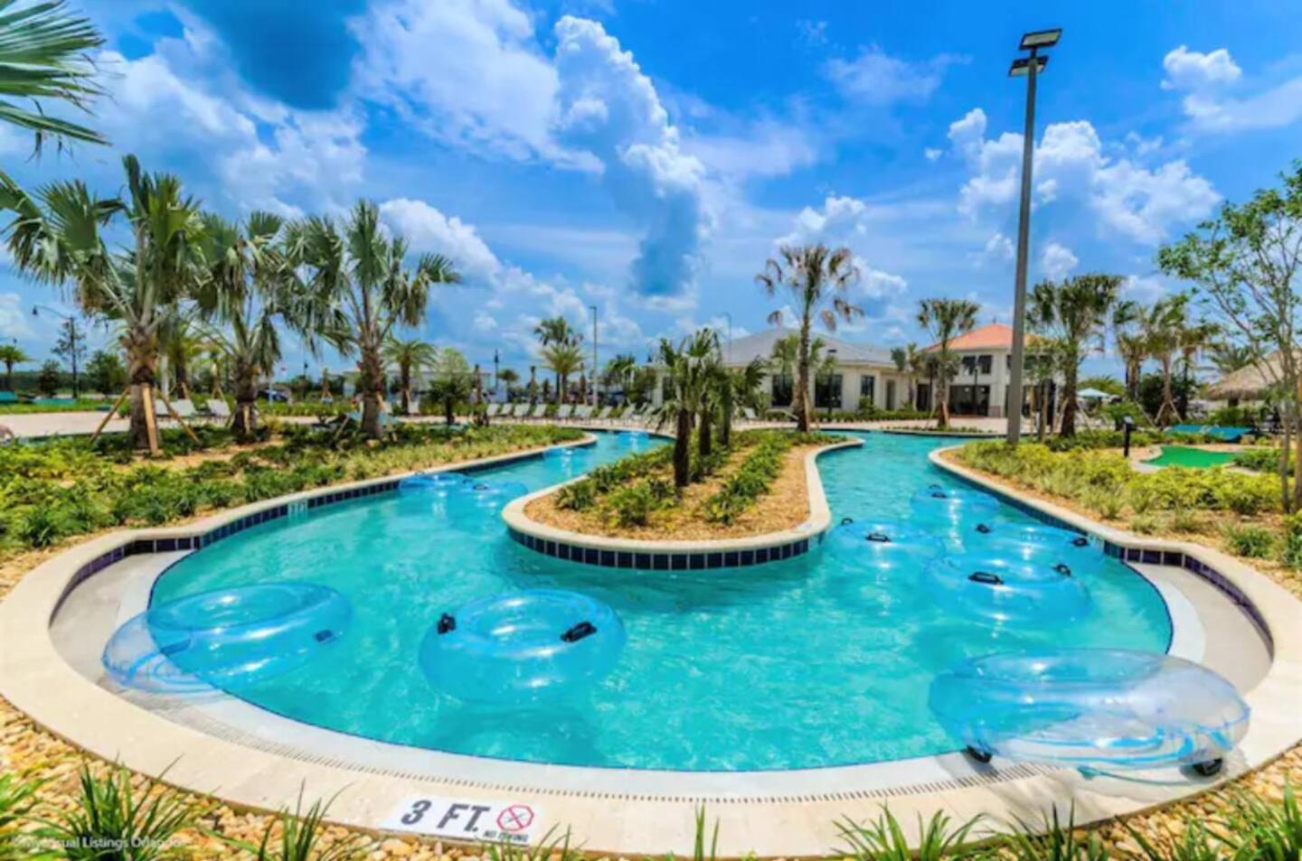 Exquisite 2 Bedroom Storey Lake, 7 Min To *