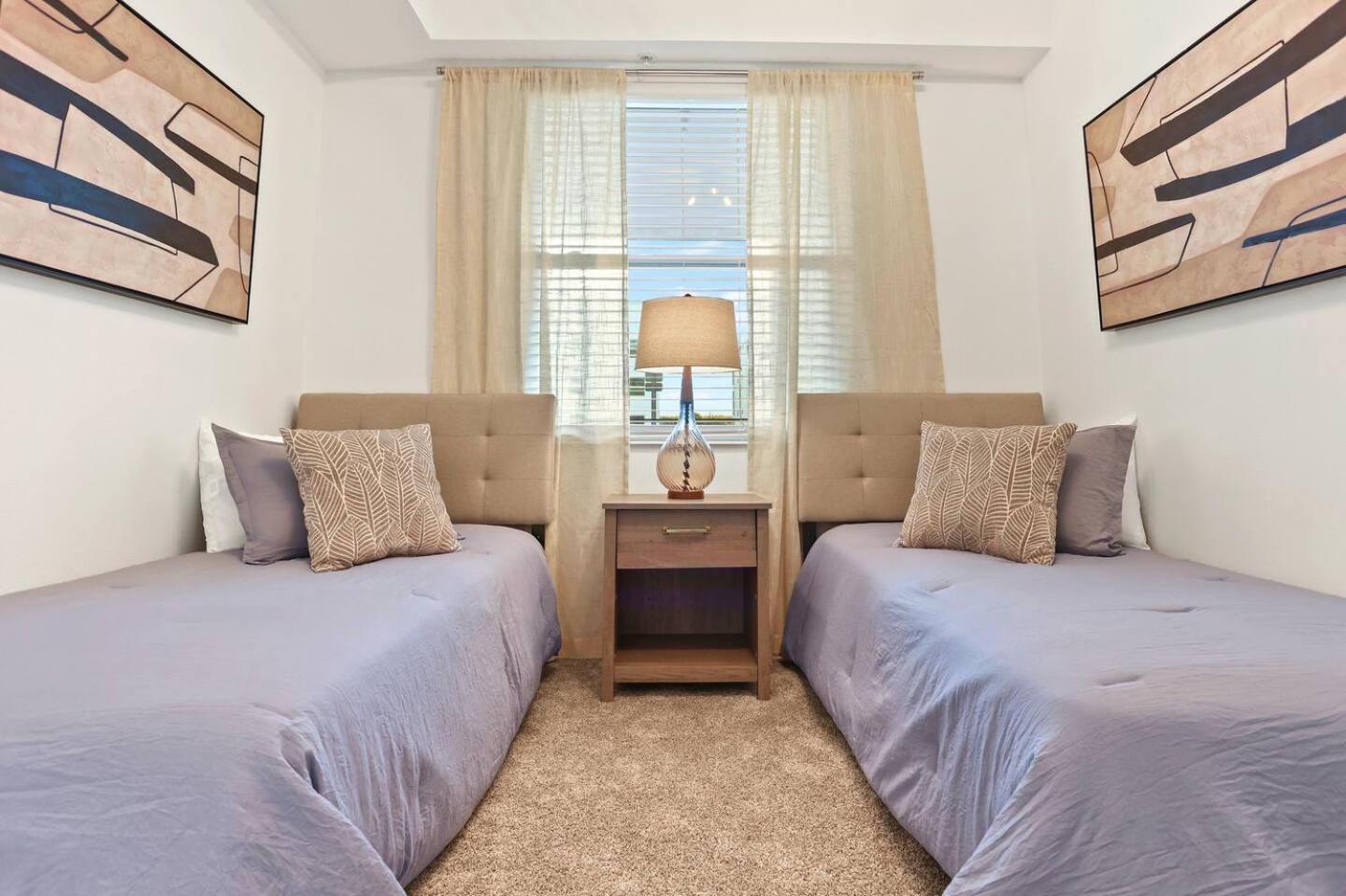 Exquisite 2 Bedroom Storey Lake, 7 Min To Kissimmee